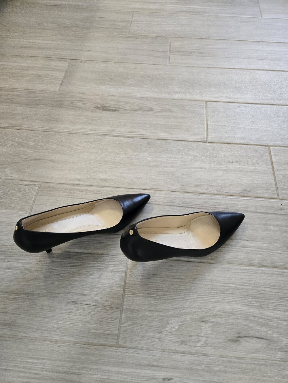 Cole Haan Go-To Black Leather Pointed Toe Kitten Heel Pumps Size 7.5B - Picture 8 of 8